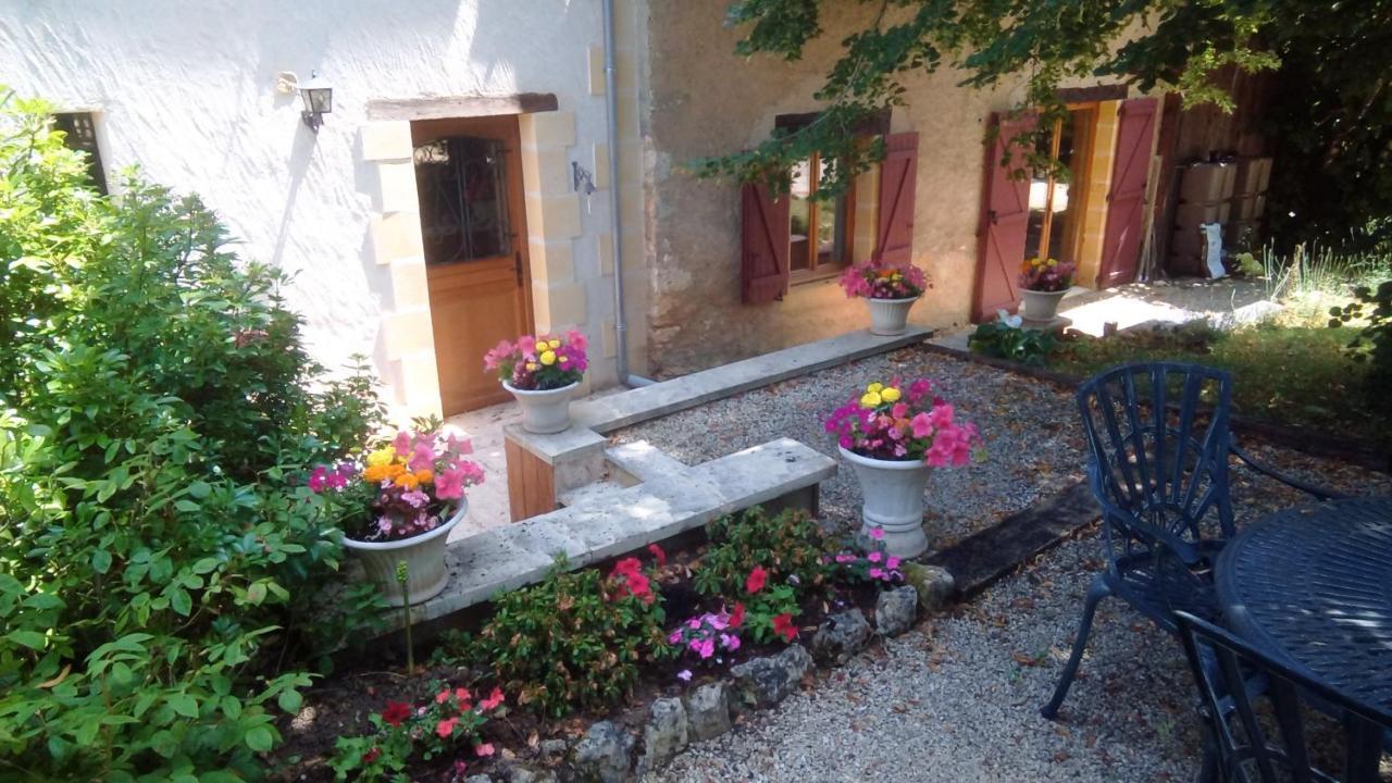 Les Coustilles Saint-Alvere Luaran gambar