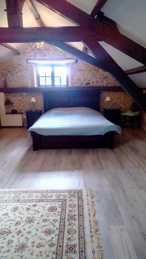 Les Coustilles Saint-Alvere Luaran gambar
