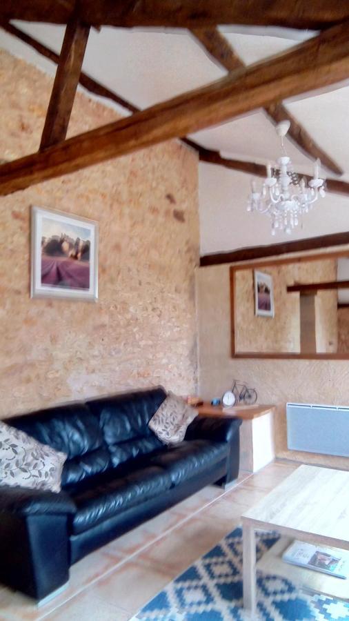 Les Coustilles Saint-Alvere Luaran gambar