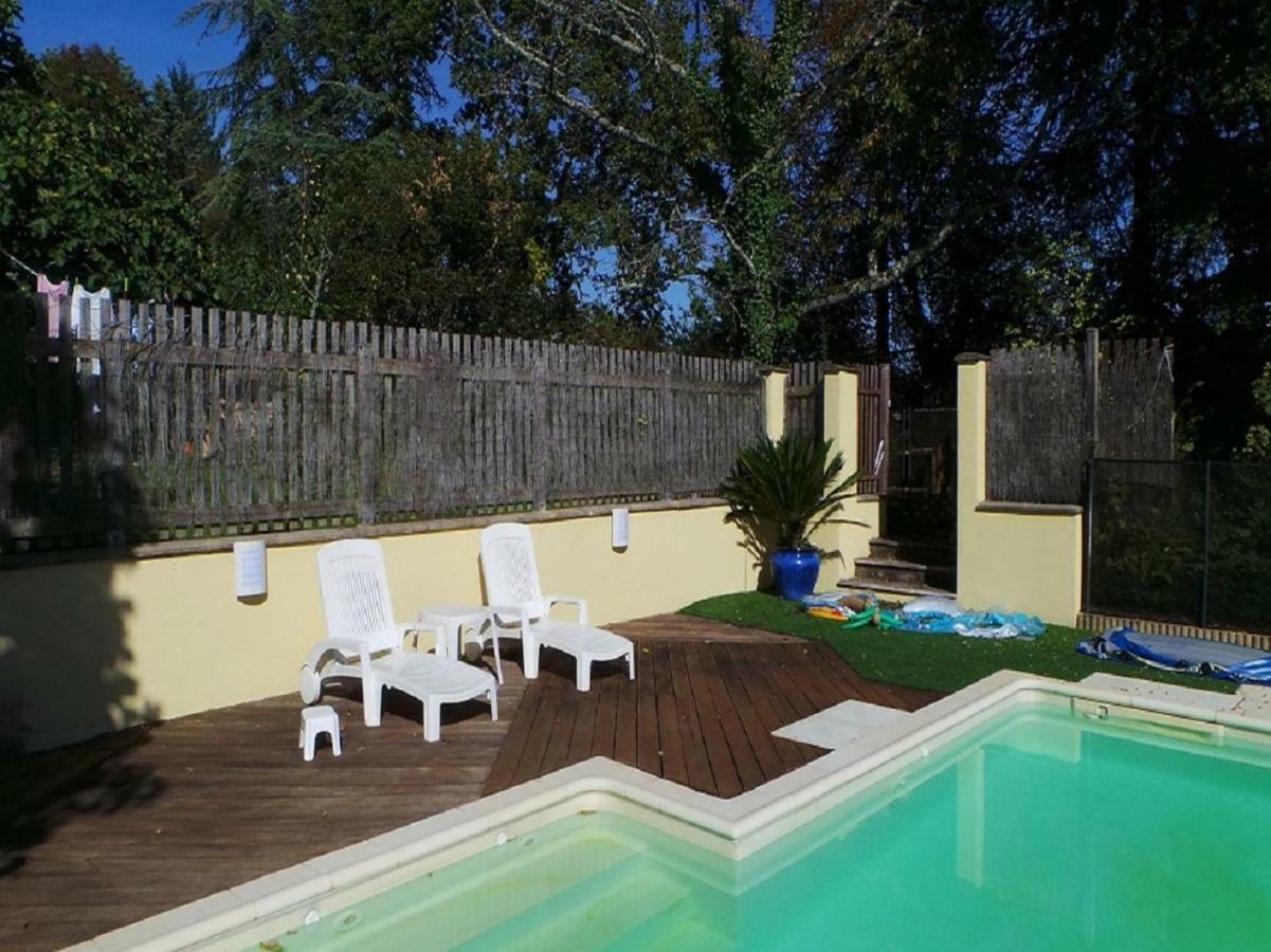 Les Coustilles Saint-Alvere Luaran gambar