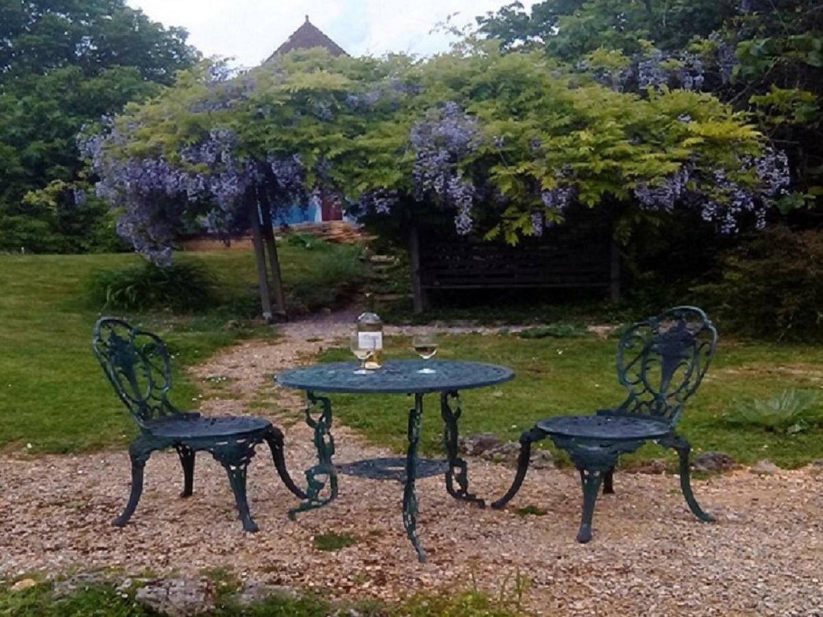Les Coustilles Saint-Alvere Luaran gambar