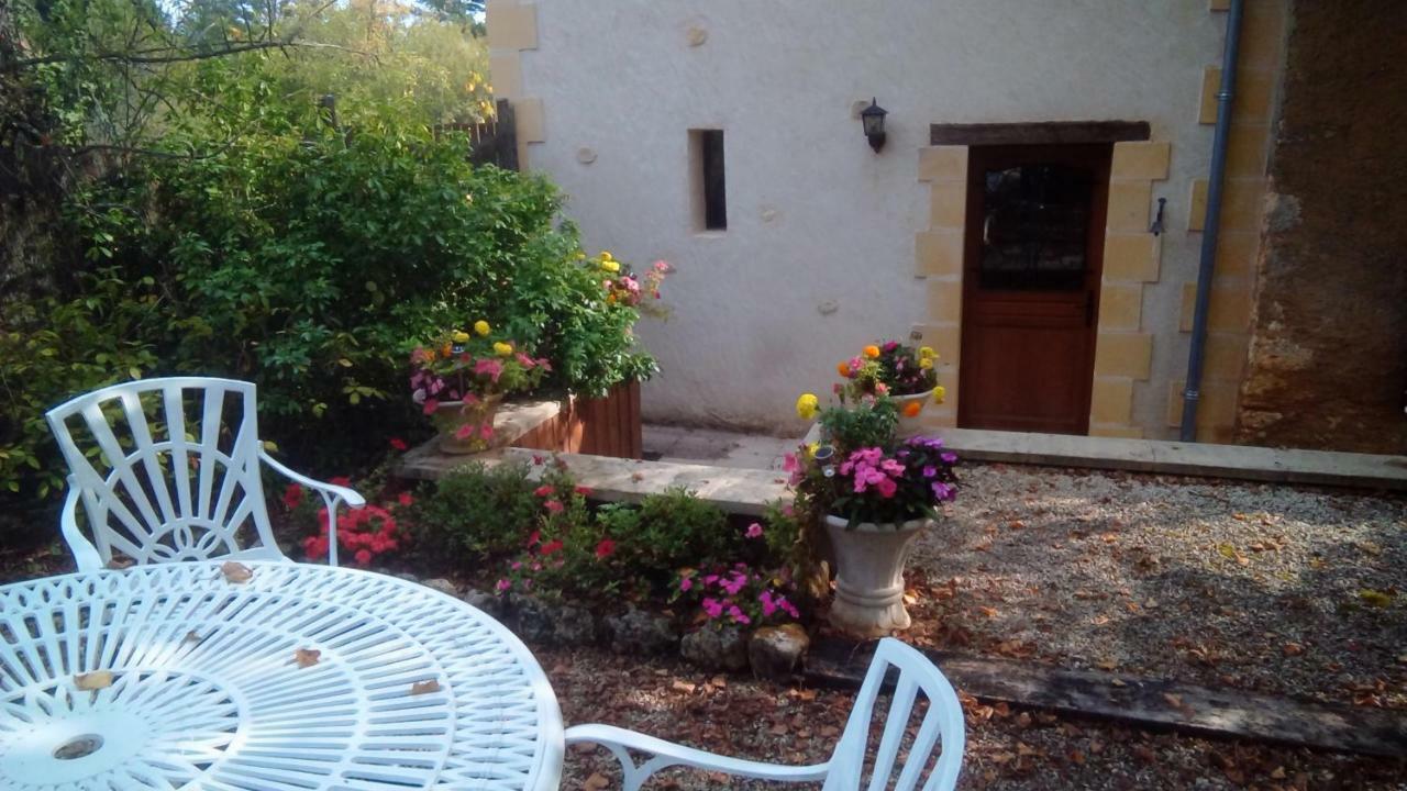 Les Coustilles Saint-Alvere Luaran gambar